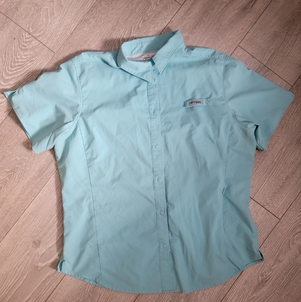 Columbia Lightweight Button Up Tee